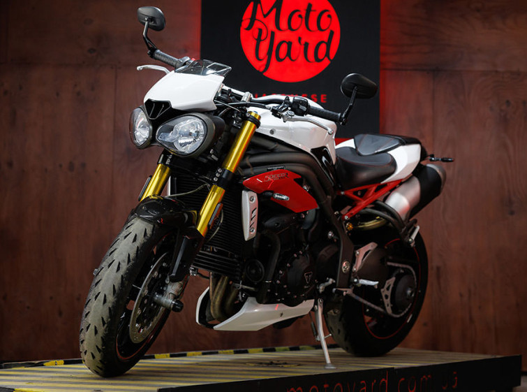 Мотоцикл Triumph Speed Triple 1050 с пробегом 10031 км