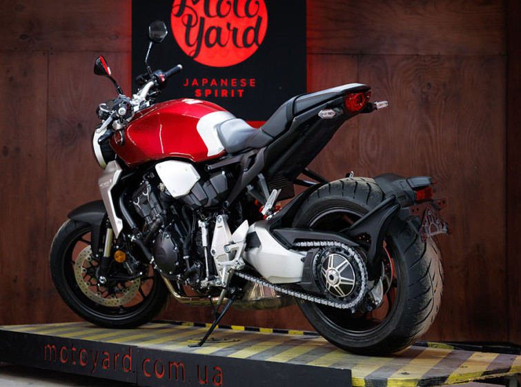 Мотоцикл Honda CB1000R з пробігом 13936 км
