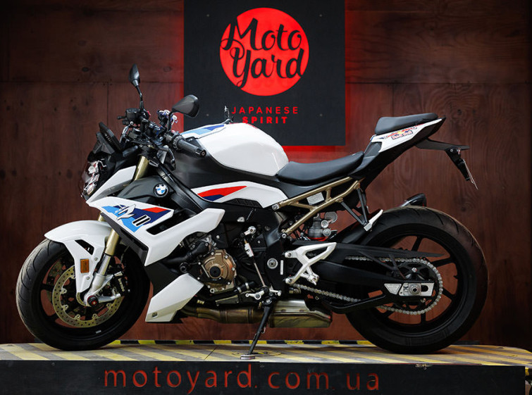 Мотоцикл BMW S1000R с пробегом 4246 км