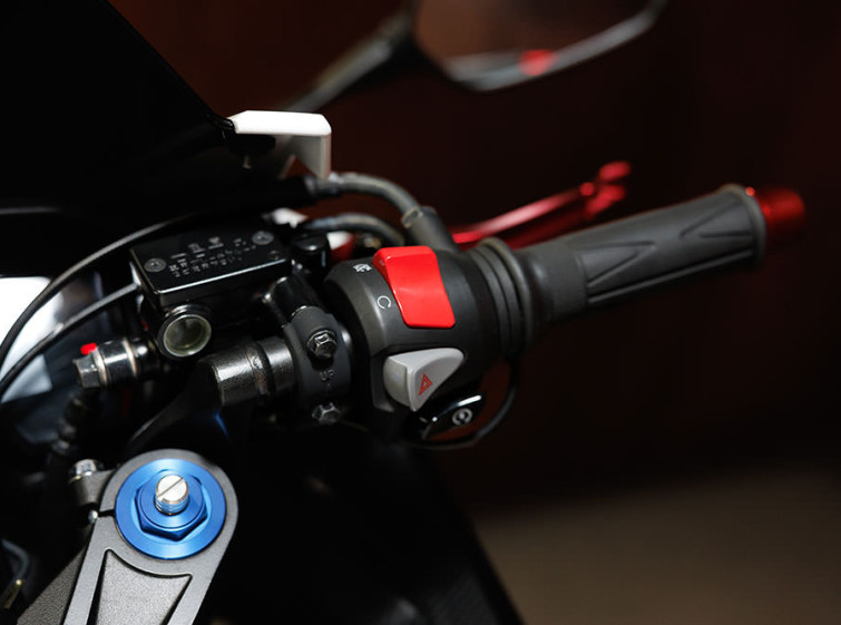 Мотоцикл Honda CBR400R з пробігом 10797 км