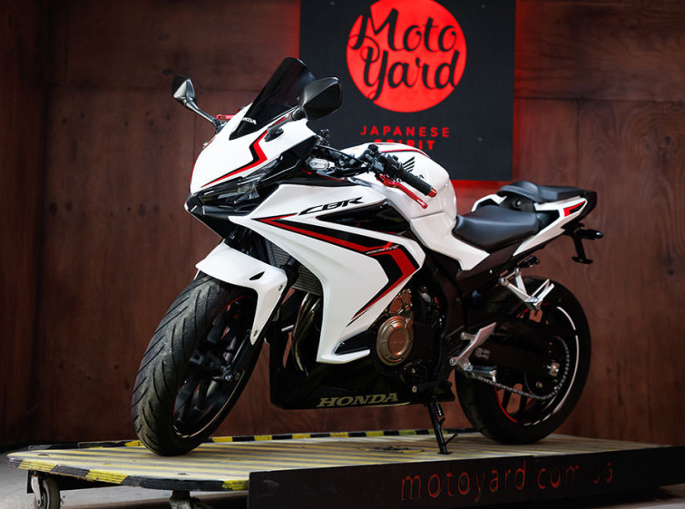 Мотоцикл Honda CBR400R з пробігом 10797 км