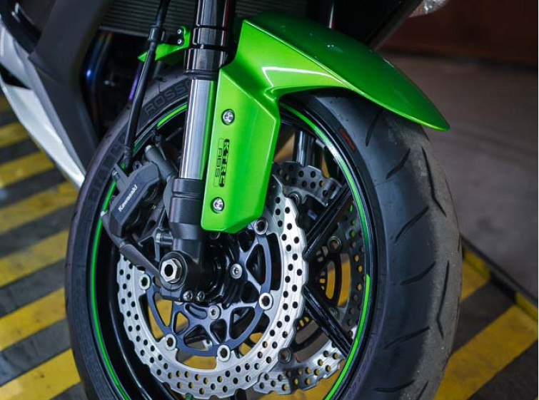 Мотоцикл Kawasaki Ninja Z1000SX TRACTION ABS с пробегом 14307 км