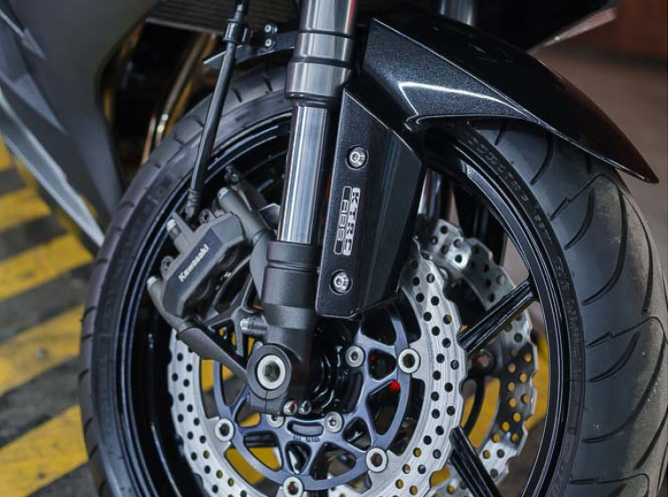 Мотоцикл Kawasaki Ninja Z1000SX TRACTION ABS з пробігом 34300 км