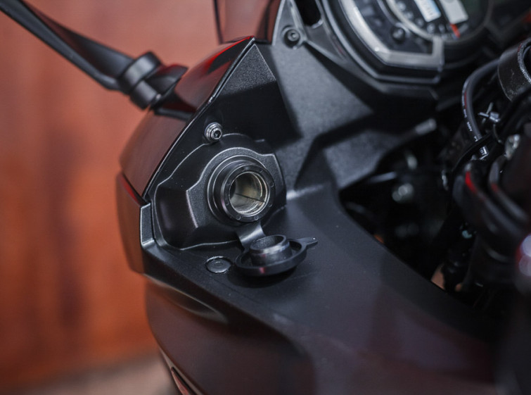 Мотоцикл Kawasaki Ninja Z1000SX TRACTION ABS з пробігом 34300 км