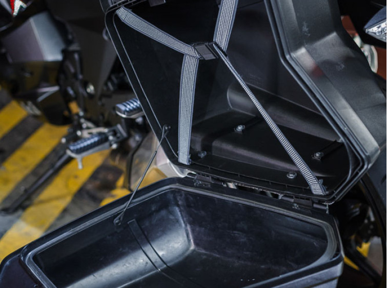 Мотоцикл Kawasaki Ninja Z1000SX TRACTION ABS з пробігом 34300 км