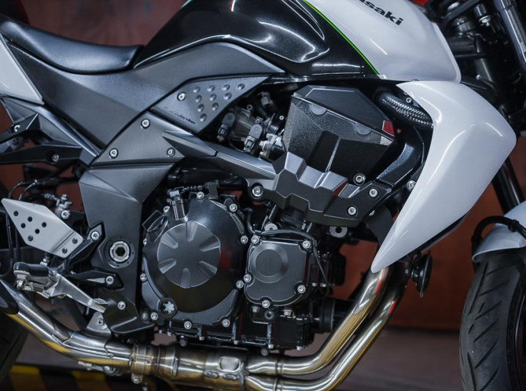 Мотоцикл Kawasaki Z750 з пробігом 9747 км