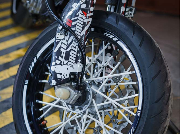 Мотоцикл Suzuki DR-Z400SM с пробегом 25941 км