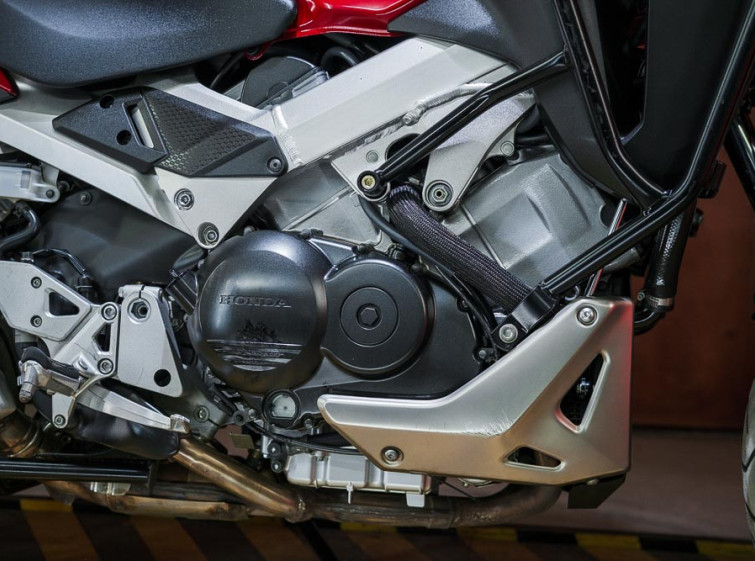 Мотоцикл Honda VFR800X Crossrunner ABS Traction с пробегом 9628 км