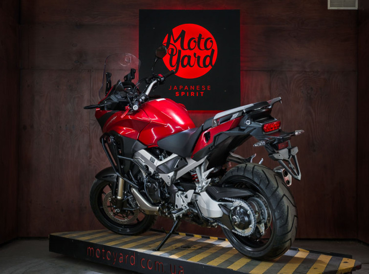 Мотоцикл Honda VFR800X Crossrunner ABS Traction с пробегом 9628 км