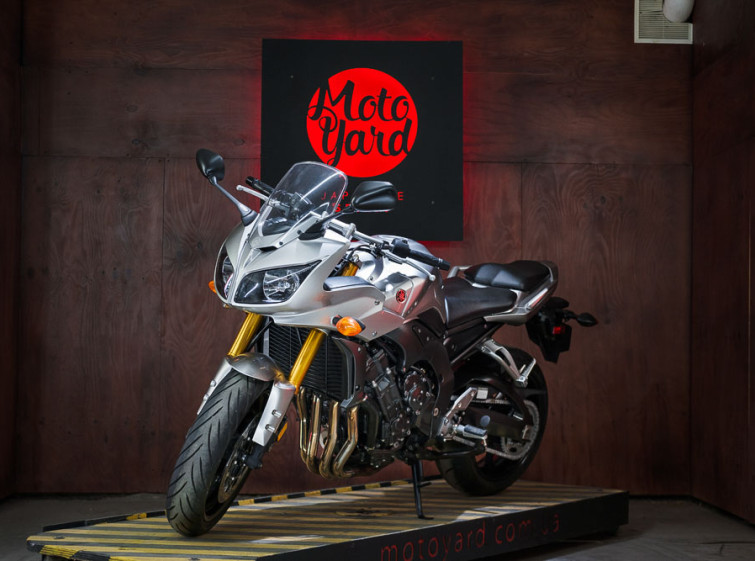 Мотоцикл Yamaha FZ1 с пробегом 13647 км