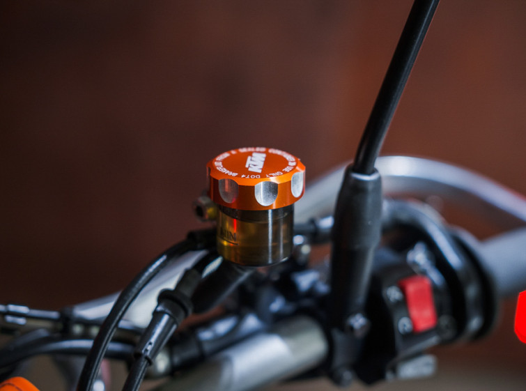 Мотоцикл KTM 690 Enduro-R с пробегом 9295 км