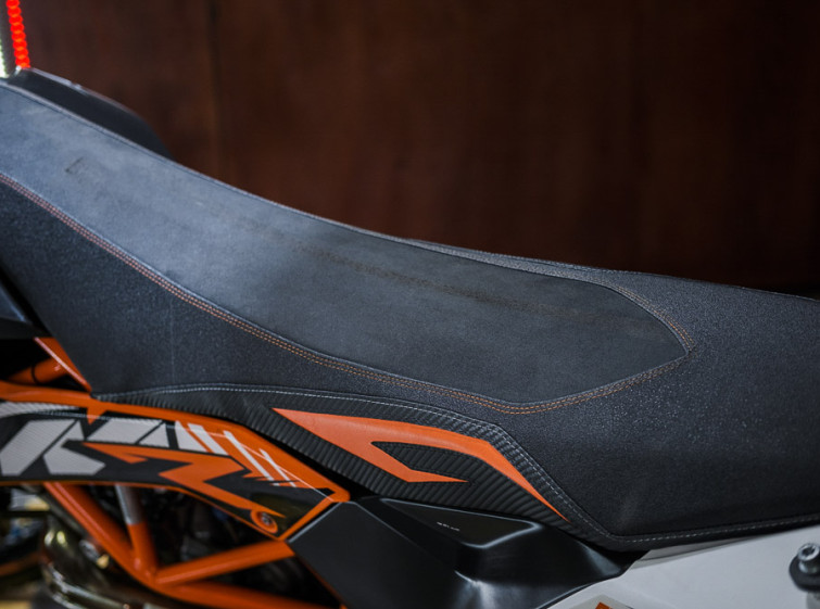 Мотоцикл KTM 690 Enduro-R с пробегом 9295 км