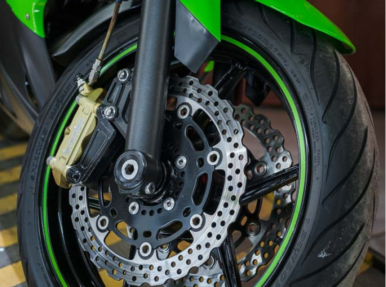 Мотоцикл Kawasaki Ninja ER400R с пробегом 5727 км