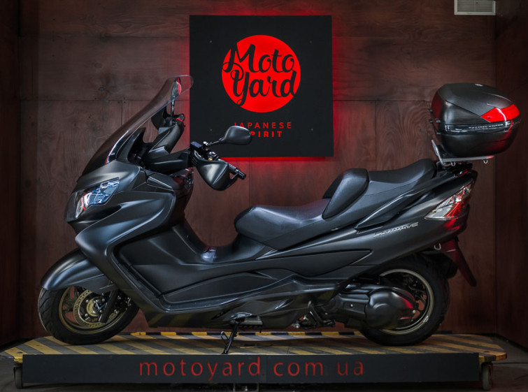 Макси Скутер Suzuki Sky Wave 400 ABS с пробегом 8776 км