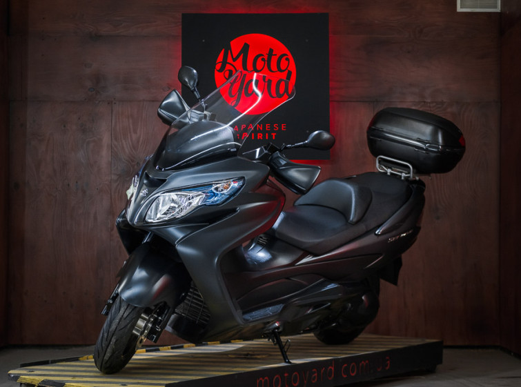 Макси Скутер Suzuki Sky Wave 400 ABS с пробегом 8776 км