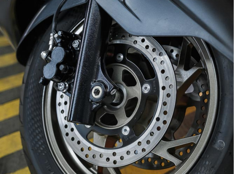 Макси Скутер Suzuki Sky Wave 400 ABS с пробегом 8776 км