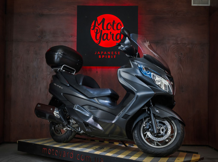 Макси Скутер Suzuki Sky Wave 400 ABS с пробегом 8776 км