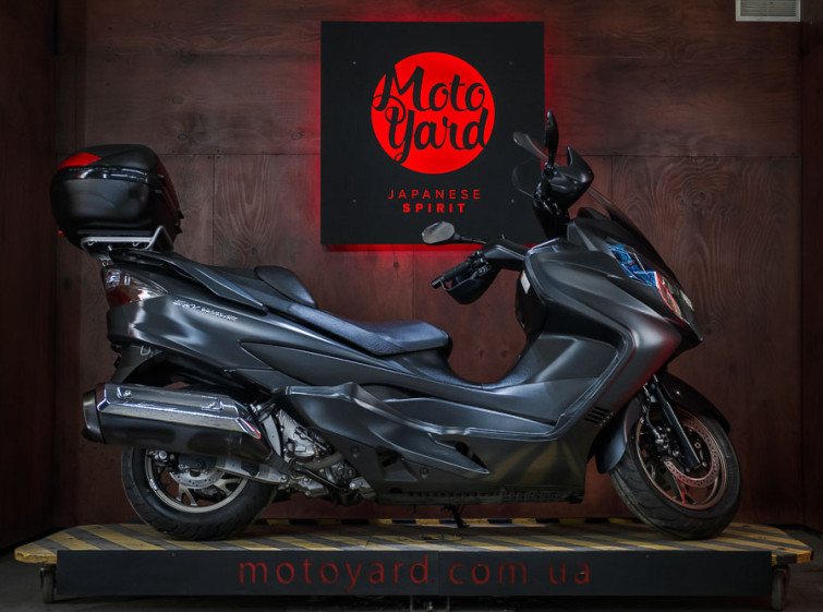 Макси Скутер Suzuki Sky Wave 400 ABS с пробегом 8776 км