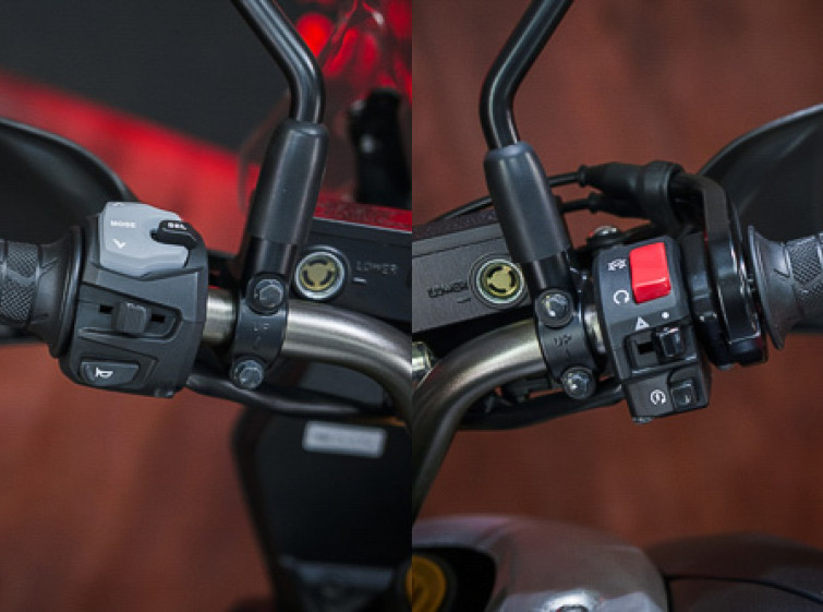 Мотоцикл Suzuki V-Strom DL1000 Traction ABS с пробегом 8924 км