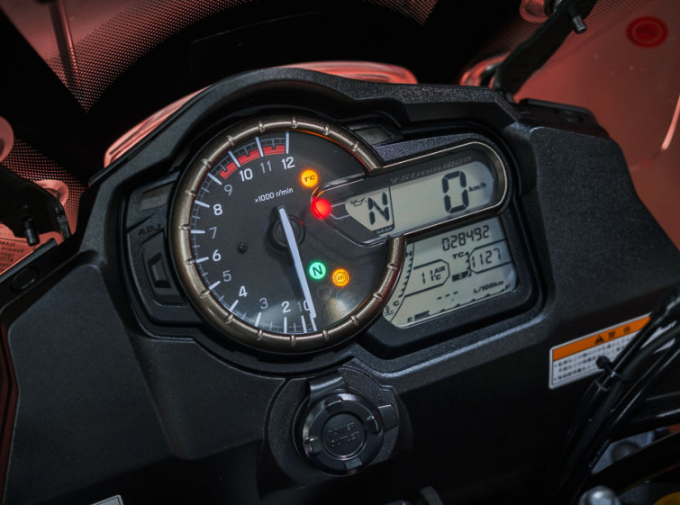 Мотоцикл Suzuki V-Strom DL1000 Traction ABS с пробегом 28492 км