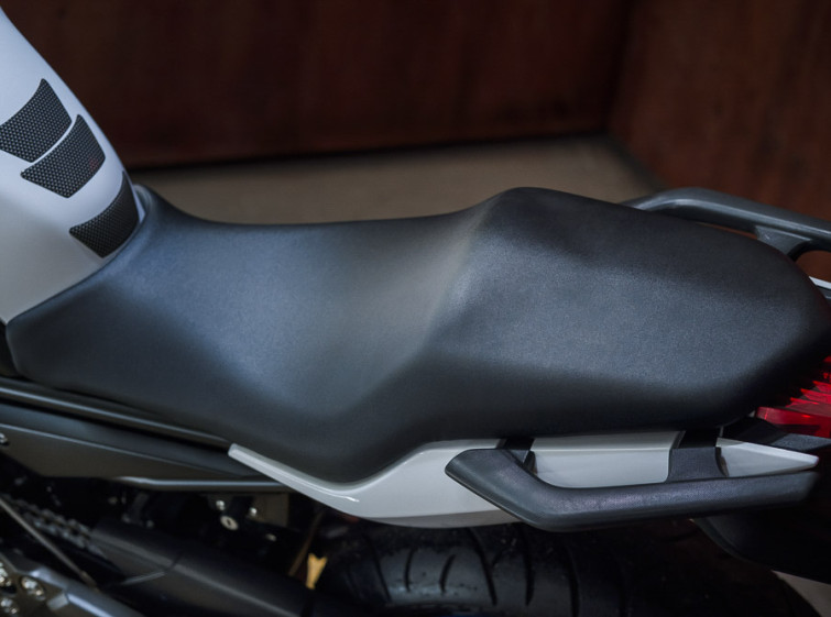 Мотоцикл Yamaha XJ6 Diversion ABS с пробегом 7189 км