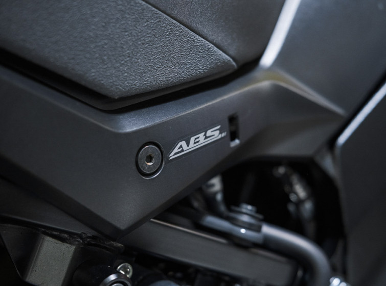 Мотоцикл Suzuki V-Strom DL650 Traction ABS с пробегом 12696 км