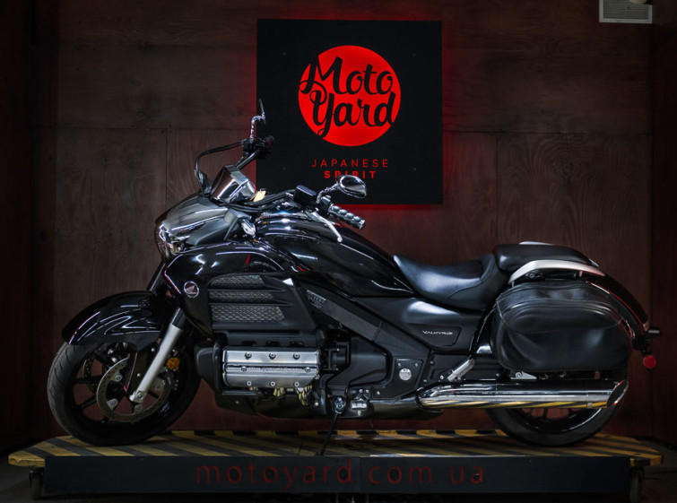 Мотоцикл Honda GL1800 Valkyrie ABS с пробегом 7459 миль