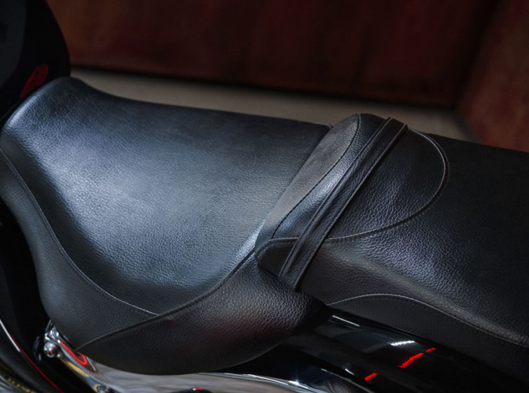 Мотоцикл Suzuki Boulevard C109R з пробігом 10333 миль