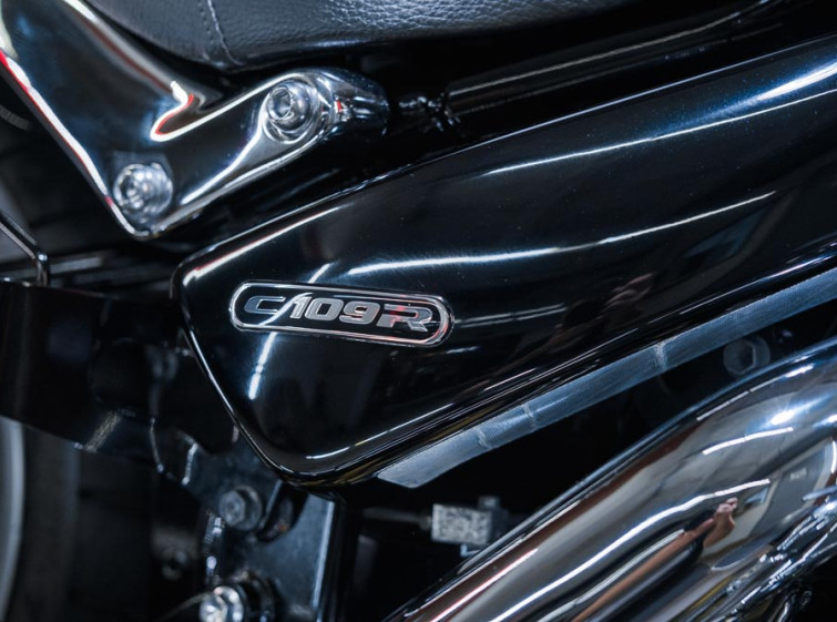 Мотоцикл Suzuki Boulevard C109R з пробігом 10333 миль