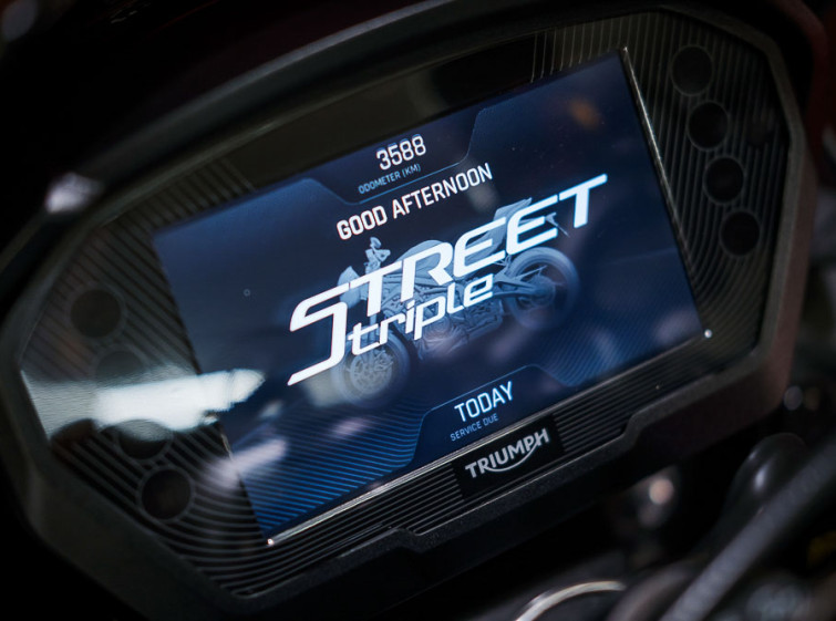 Мотоцикл Triumph Street Triple Максимальная комплектация Состояние нового с пробегом 3588 км