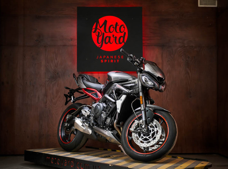 Мотоцикл Triumph Street Triple Максимальная комплектация Состояние нового с пробегом 3588 км