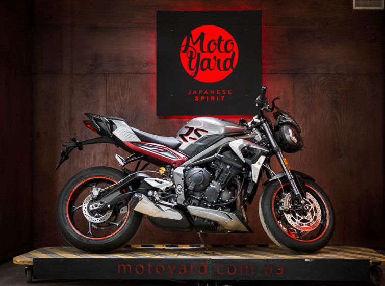 Мотоцикл Triumph Street Triple Максимальная комплектация Состояние нового с пробегом 3588 км