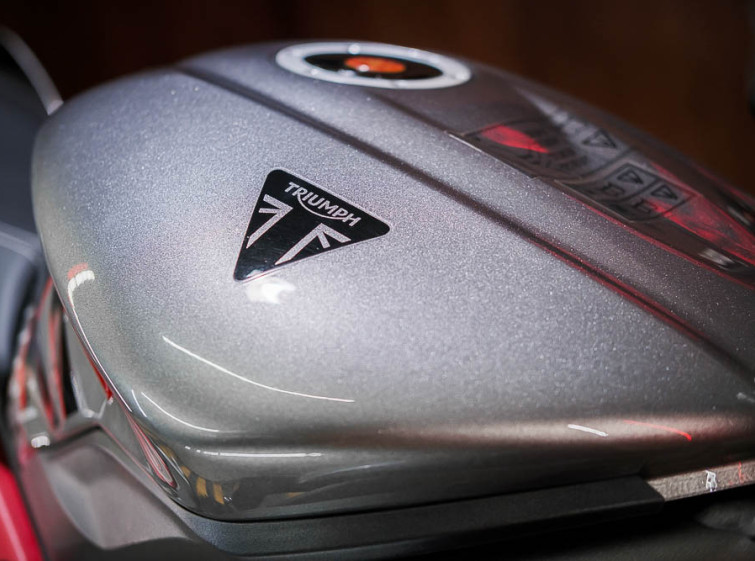 Мотоцикл Triumph Street Triple Максимальная комплектация Состояние нового с пробегом 3588 км