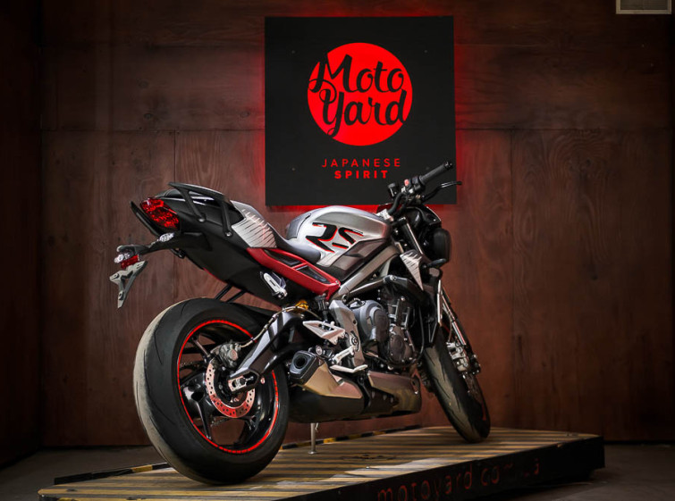 Мотоцикл Triumph Street Triple Максимальная комплектация Состояние нового с пробегом 3588 км