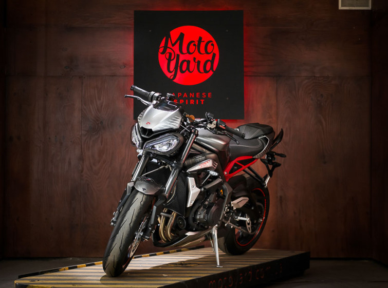 Мотоцикл Triumph Street Triple Максимальная комплектация Состояние нового с пробегом 3588 км