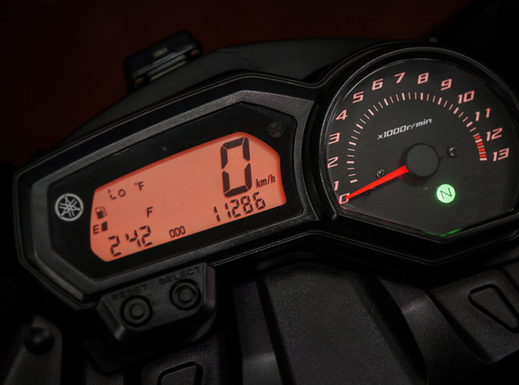 Мотоцикл Yamaha FZ6R Состояние нового с пробегом 11286 км