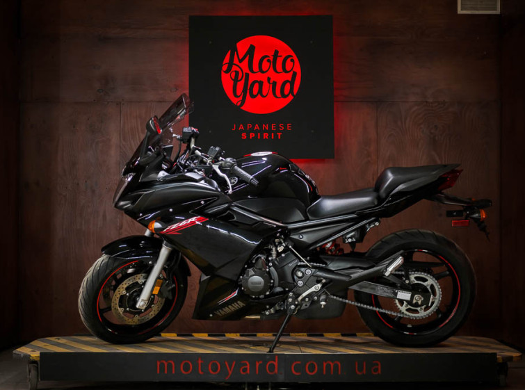 Мотоцикл Yamaha FZ6R Состояние нового с пробегом 11286 км