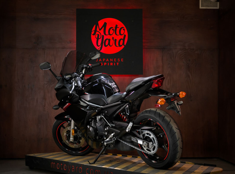 Мотоцикл Yamaha FZ6R Состояние нового с пробегом 11286 км