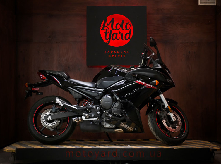 Мотоцикл Yamaha FZ6R Состояние нового с пробегом 11286 км