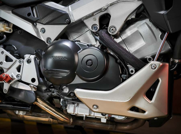 Мотоцикл Honda VFR800X Crossrunner ABS Traction LED Состояние нового с пробегом 9538 км