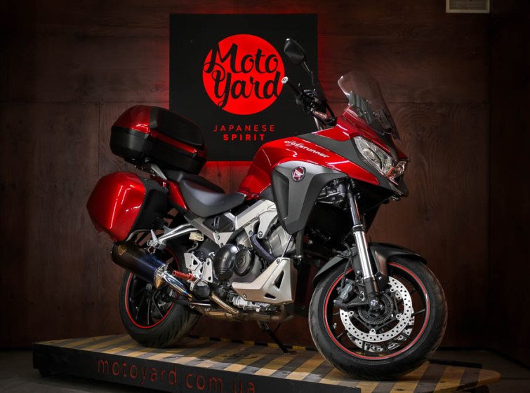 Мотоцикл Honda VFR800X Crossrunner ABS Traction LED Состояние нового с пробегом 9538 км