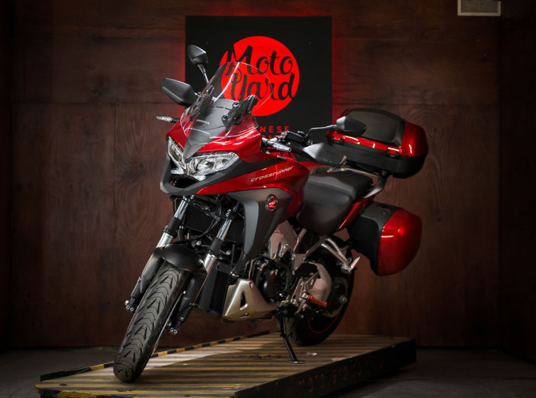 Мотоцикл Honda VFR800X Crossrunner ABS Traction LED Состояние нового с пробегом 9538 км