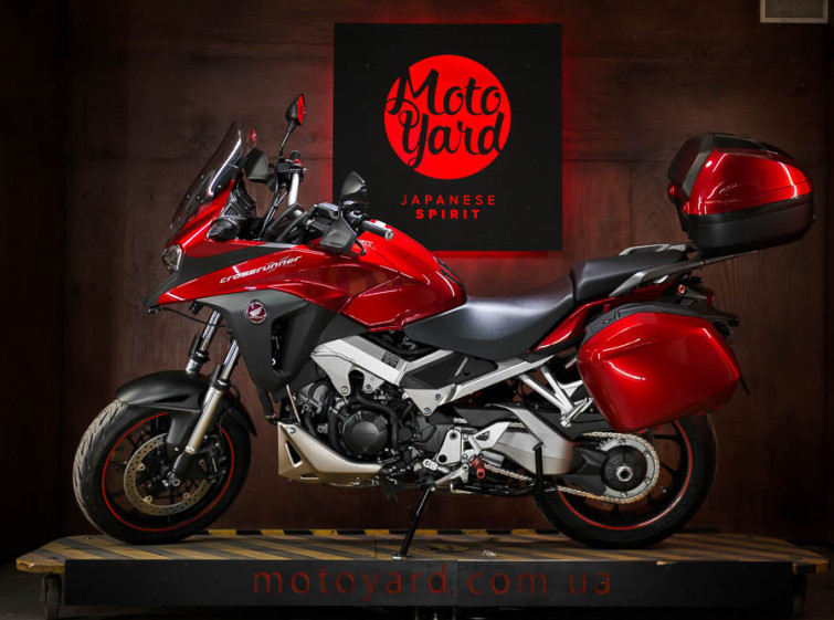 Мотоцикл Honda VFR800X Crossrunner ABS Traction LED Состояние нового с пробегом 9538 км