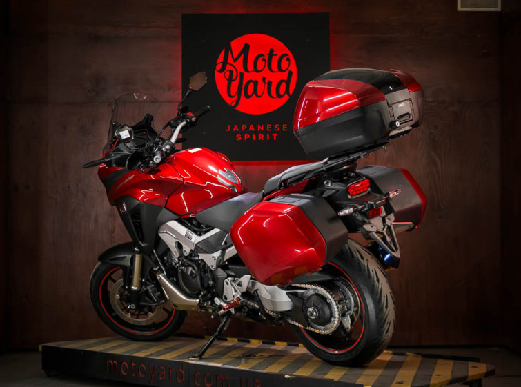 Мотоцикл Honda VFR800X Crossrunner ABS Traction LED Состояние нового с пробегом 9538 км