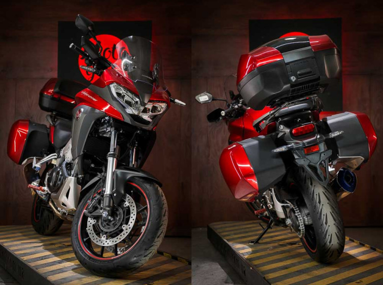 Мотоцикл Honda VFR800X Crossrunner ABS Traction LED Состояние нового с пробегом 9538 км