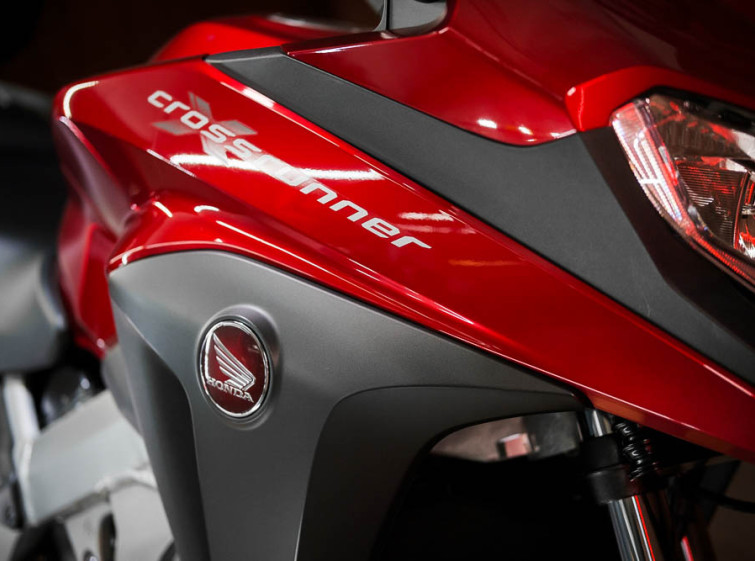 Мотоцикл Honda VFR800X Crossrunner ABS Traction LED Состояние нового с пробегом 9538 км