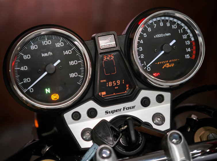 Мотоцикл Honda CB 400 SF ABS Инжектор Состояние нового с пробегом 18591 км