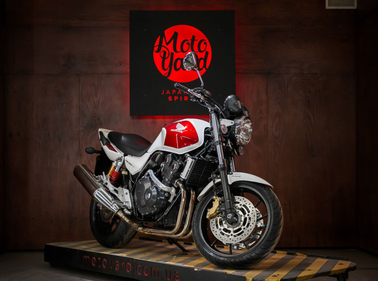 Мотоцикл Honda CB 400 SF ABS Инжектор Состояние нового с пробегом 18591 км