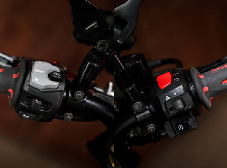 Мотоцикл Suzuki GSX-S1000 Максимальная комплектация с пробегом 31352 км