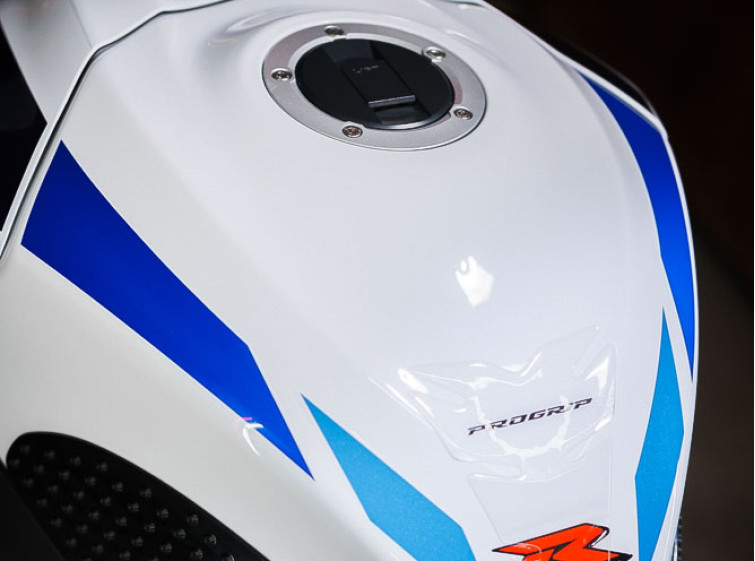 Мотоцикл Suzuki GSX-R1000 1 Million Commemorative Edition 543/1985 с пробегом 11660 км